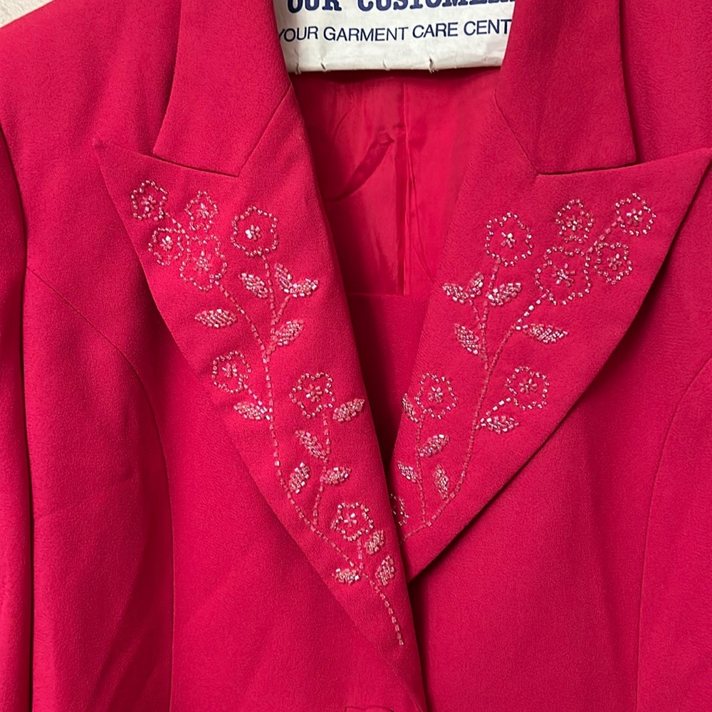 2 two-piece pink pants suit